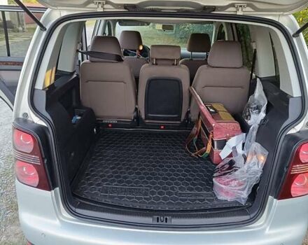 Серый Фольксваген Туран, объемом двигателя 1.9 л и пробегом 340 тыс. км за 8500 $, фото 50 на Automoto.ua