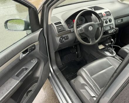 Серый Фольксваген Туран, объемом двигателя 1.9 л и пробегом 258 тыс. км за 3963 $, фото 1 на Automoto.ua