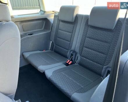 Серый Фольксваген Туран, объемом двигателя 1.4 л и пробегом 188 тыс. км за 6000 $, фото 37 на Automoto.ua