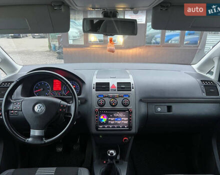 Серый Фольксваген Туран, объемом двигателя 1.4 л и пробегом 189 тыс. км за 7700 $, фото 9 на Automoto.ua