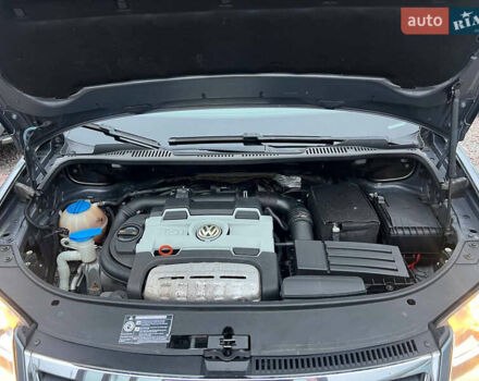 Серый Фольксваген Туран, объемом двигателя 1.4 л и пробегом 189 тыс. км за 7700 $, фото 20 на Automoto.ua