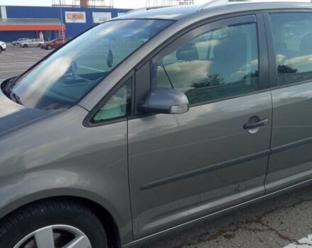 Серый Фольксваген Туран, объемом двигателя 1.9 л и пробегом 235 тыс. км за 8500 $, фото 4 на Automoto.ua