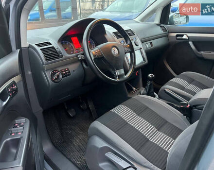 Серый Фольксваген Туран, объемом двигателя 1.4 л и пробегом 189 тыс. км за 7700 $, фото 11 на Automoto.ua