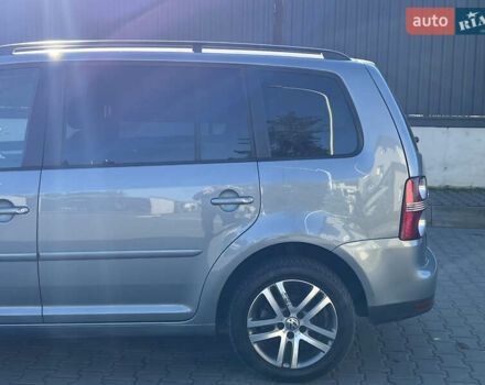 Серый Фольксваген Туран, объемом двигателя 1.4 л и пробегом 188 тыс. км за 6000 $, фото 14 на Automoto.ua