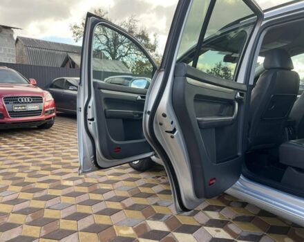 Сірий Фольксваген Туран, об'ємом двигуна 1.4 л та пробігом 220 тис. км за 8850 $, фото 14 на Automoto.ua