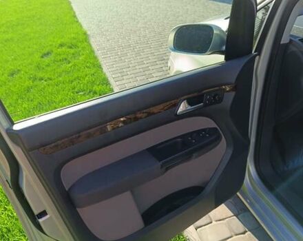 Серый Фольксваген Туран, объемом двигателя 1.9 л и пробегом 340 тыс. км за 8500 $, фото 32 на Automoto.ua