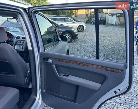 Серый Фольксваген Туран, объемом двигателя 1.4 л и пробегом 142 тыс. км за 8650 $, фото 71 на Automoto.ua