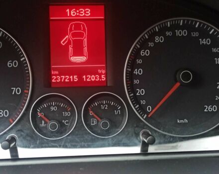 Серый Фольксваген Туран, объемом двигателя 1.4 л и пробегом 238 тыс. км за 7900 $, фото 17 на Automoto.ua