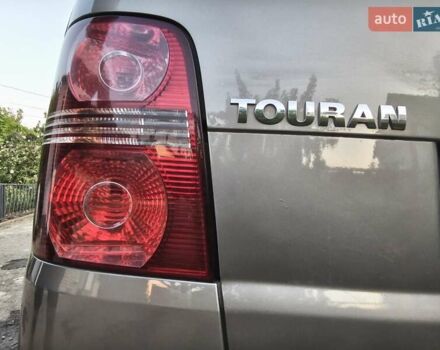 Серый Фольксваген Туран, объемом двигателя 1.39 л и пробегом 235 тыс. км за 8550 $, фото 17 на Automoto.ua