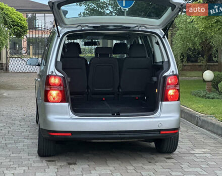 Серый Фольксваген Туран, объемом двигателя 1.6 л и пробегом 211 тыс. км за 7450 $, фото 19 на Automoto.ua