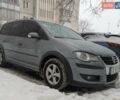 Серый Фольксваген Туран, объемом двигателя 1.4 л и пробегом 148 тыс. км за 8800 $, фото 1 на Automoto.ua