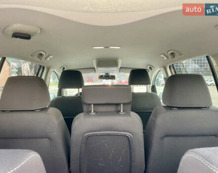 Серый Фольксваген Туран, объемом двигателя 1.6 л и пробегом 220 тыс. км за 8600 $, фото 61 на Automoto.ua