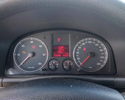 Серый Фольксваген Туран, объемом двигателя 1.9 л и пробегом 235 тыс. км за 8500 $, фото 22 на Automoto.ua