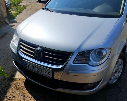 Серый Фольксваген Туран, объемом двигателя 1.6 л и пробегом 224 тыс. км за 7600 $, фото 2 на Automoto.ua