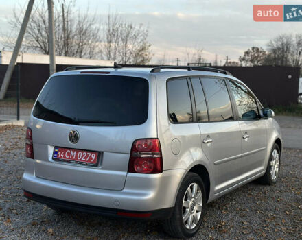 Серый Фольксваген Туран, объемом двигателя 1.6 л и пробегом 236 тыс. км за 8200 $, фото 19 на Automoto.ua
