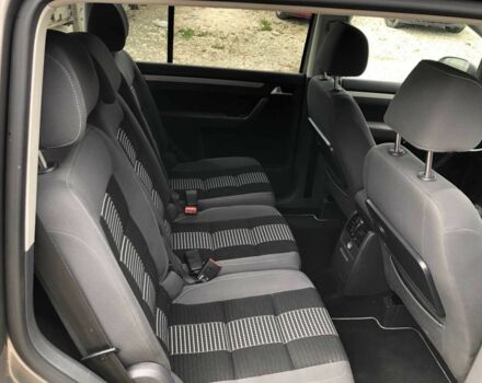 Сірий Фольксваген Туран, об'ємом двигуна 1.4 л та пробігом 240 тис. км за 5900 $, фото 6 на Automoto.ua