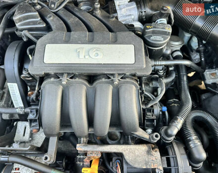 Сірий Фольксваген Туран, об'ємом двигуна 1.6 л та пробігом 196 тис. км за 8199 $, фото 77 на Automoto.ua