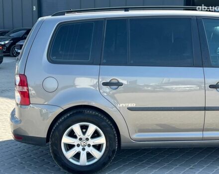 Серый Фольксваген Туран, объемом двигателя 1.6 л и пробегом 254 тыс. км за 7590 $, фото 8 на Automoto.ua