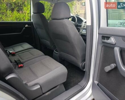 Сірий Фольксваген Туран, об'ємом двигуна 1.6 л та пробігом 216 тис. км за 7700 $, фото 22 на Automoto.ua