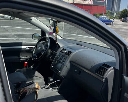 Серый Фольксваген Туран, объемом двигателя 2 л и пробегом 226 тыс. км за 10750 $, фото 10 на Automoto.ua