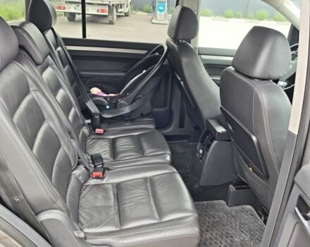 Серый Фольксваген Туран, объемом двигателя 2 л и пробегом 327 тыс. км за 4500 $, фото 6 на Automoto.ua