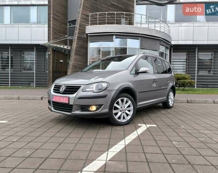 Серый Фольксваген Туран, объемом двигателя 1.4 л и пробегом 182 тыс. км за 7850 $, фото 3 на Automoto.ua