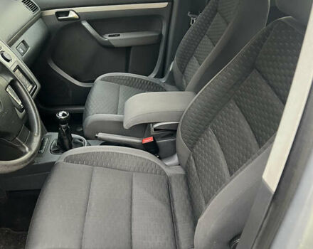 Сірий Фольксваген Туран, об'ємом двигуна 1.4 л та пробігом 193 тис. км за 6500 $, фото 63 на Automoto.ua