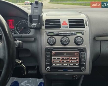 Серый Фольксваген Туран, объемом двигателя 2 л и пробегом 237 тыс. км за 9699 $, фото 49 на Automoto.ua