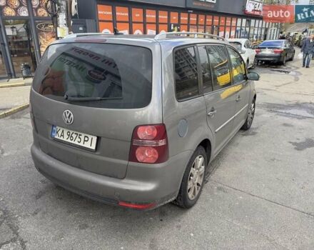 Сірий Фольксваген Туран, об'ємом двигуна 1.97 л та пробігом 243 тис. км за 10500 $, фото 3 на Automoto.ua