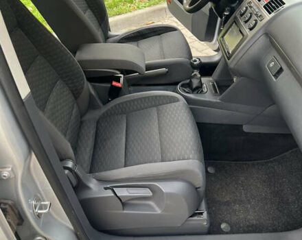 Сірий Фольксваген Туран, об'ємом двигуна 1.4 л та пробігом 193 тис. км за 6500 $, фото 60 на Automoto.ua