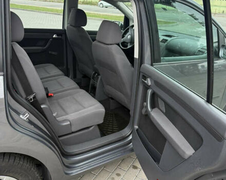 Сірий Фольксваген Туран, об'ємом двигуна 1.6 л та пробігом 226 тис. км за 8150 $, фото 45 на Automoto.ua