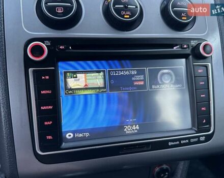 Серый Фольксваген Туран, объемом двигателя 1.4 л и пробегом 142 тыс. км за 8650 $, фото 104 на Automoto.ua