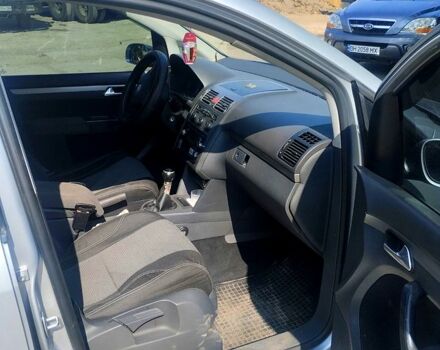 Серый Фольксваген Туран, объемом двигателя 1.6 л и пробегом 224 тыс. км за 7600 $, фото 1 на Automoto.ua