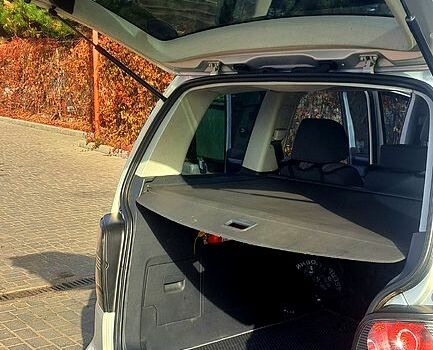 Серый Фольксваген Туран, объемом двигателя 1.4 л и пробегом 317 тыс. км за 7500 $, фото 8 на Automoto.ua