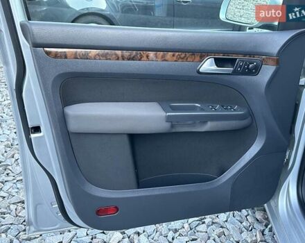 Серый Фольксваген Туран, объемом двигателя 1.4 л и пробегом 142 тыс. км за 8650 $, фото 37 на Automoto.ua