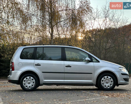 Сірий Фольксваген Туран, об'ємом двигуна 1.6 л та пробігом 196 тис. км за 8199 $, фото 28 на Automoto.ua