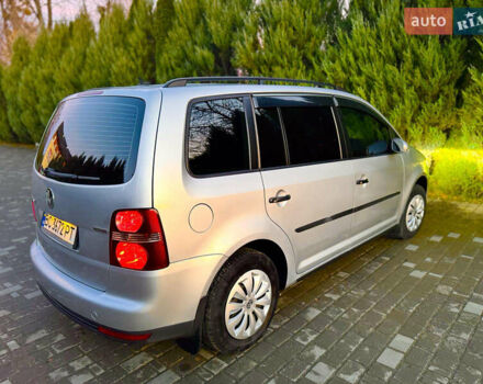 Серый Фольксваген Туран, объемом двигателя 1.98 л и пробегом 230 тыс. км за 6500 $, фото 4 на Automoto.ua