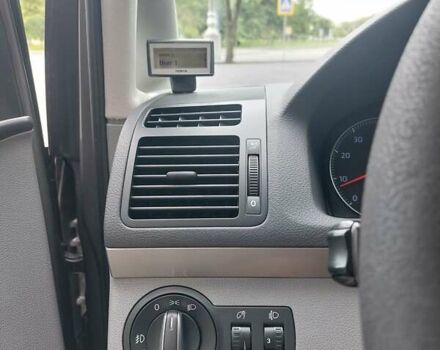 Сірий Фольксваген Туран, об'ємом двигуна 1.4 л та пробігом 232 тис. км за 7000 $, фото 19 на Automoto.ua