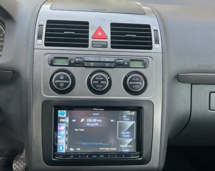 Сірий Фольксваген Туран, об'ємом двигуна 1.4 л та пробігом 193 тис. км за 6500 $, фото 66 на Automoto.ua