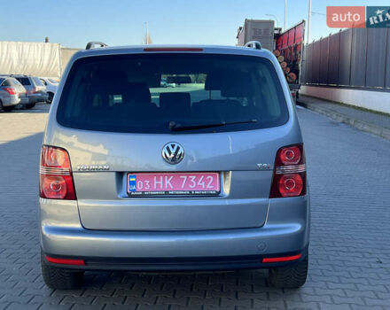 Серый Фольксваген Туран, объемом двигателя 1.4 л и пробегом 188 тыс. км за 6000 $, фото 12 на Automoto.ua