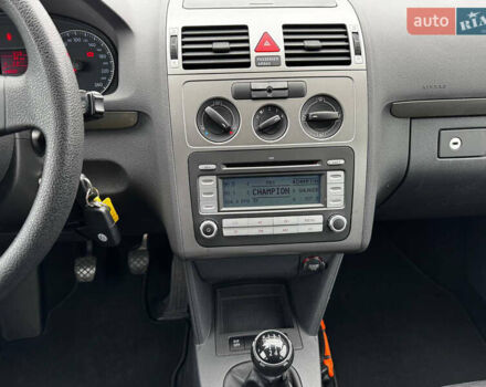 Серый Фольксваген Туран, объемом двигателя 1.4 л и пробегом 149 тыс. км за 7300 $, фото 8 на Automoto.ua