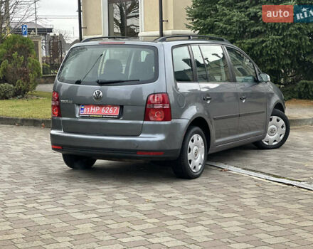 Серый Фольксваген Туран, объемом двигателя 1.6 л и пробегом 210 тыс. км за 7350 $, фото 4 на Automoto.ua