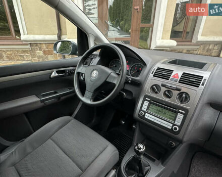 Серый Фольксваген Туран, объемом двигателя 1.6 л и пробегом 210 тыс. км за 7350 $, фото 35 на Automoto.ua