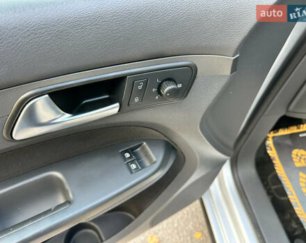 Сірий Фольксваген Туран, об'ємом двигуна 1.6 л та пробігом 196 тис. км за 8199 $, фото 43 на Automoto.ua