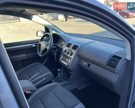 Серый Фольксваген Туран, объемом двигателя 1.4 л и пробегом 188 тыс. км за 6000 $, фото 54 на Automoto.ua