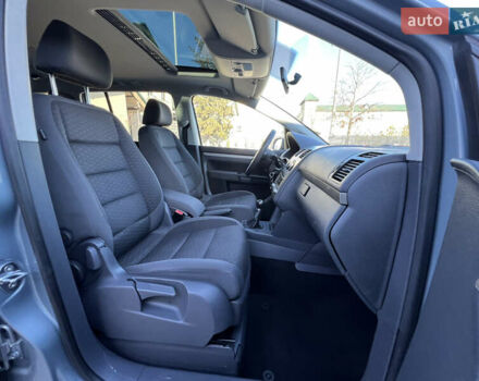 Серый Фольксваген Туран, объемом двигателя 1.4 л и пробегом 188 тыс. км за 6000 $, фото 56 на Automoto.ua