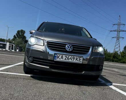 Серый Фольксваген Туран, объемом двигателя 2 л и пробегом 226 тыс. км за 10750 $, фото 8 на Automoto.ua