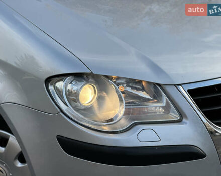 Сірий Фольксваген Туран, об'ємом двигуна 1.6 л та пробігом 196 тис. км за 8199 $, фото 20 на Automoto.ua