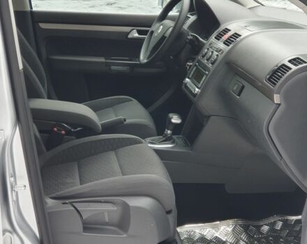 Сірий Фольксваген Туран, об'ємом двигуна 1.9 л та пробігом 224 тис. км за 8990 $, фото 4 на Automoto.ua