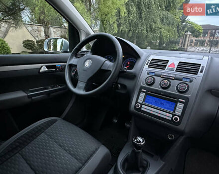 Серый Фольксваген Туран, объемом двигателя 1.6 л и пробегом 211 тыс. км за 7450 $, фото 40 на Automoto.ua